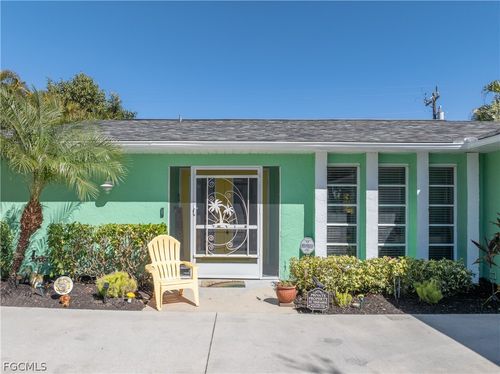 913 Se 26th Ter, Cape Coral, FL, 33904-2901 | Card Image