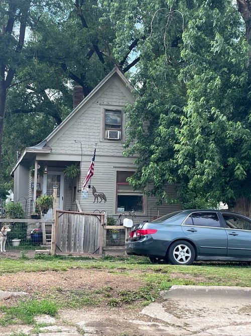 225 Sw Polk Street, Topeka, KS, 66603 | Card Image