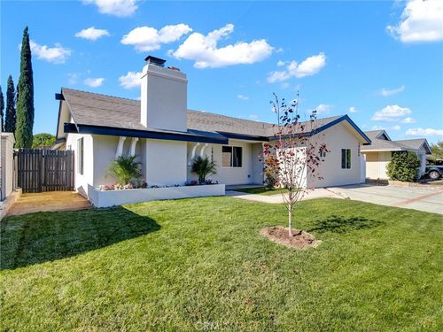 19604 Delight St, Canyon Country, CA, 91351-2052 | Card Image