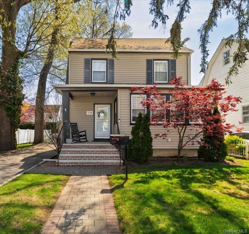 119 Nassau Ave, Malverne, NY, 11565-1418 | Card Image