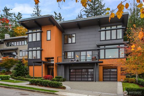 3037 Ne Harrison Dr, Issaquah, WA, 98029-3694 | Card Image