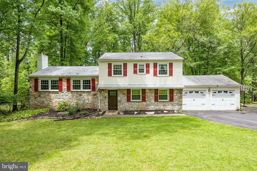 328 Horseshoe Ln, DOWNINGTOWN, PA, 19335-1610 | Card Image