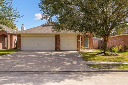 104 Laurel Meadow Ct, La Marque, TX, 77568-2496 | Card Image