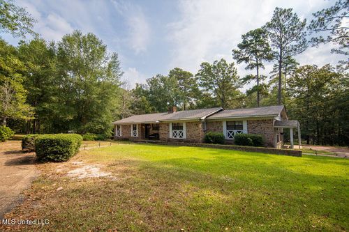 74 Timberlane Dr, Monticello, MS, 39654-3688 | Card Image