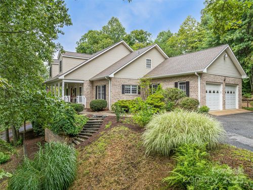808 Old Fort Rd, Fairview, NC, 28730-8689 | Card Image