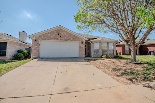 2401 Kelton St, Fort Worth, TX, 76133-8198 | Card Image