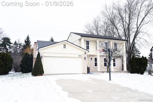 22321 Cascade Dr, Novi, MI, 48375-4913 | Card Image