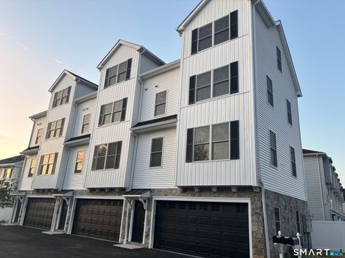 23 Finney Ln, Stamford, CT, 06902-4811 | Card Image
