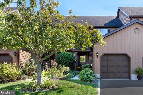 19 Danielle Ct, LAWRENCEVILLE, NJ, 08648-1450 | Card Image