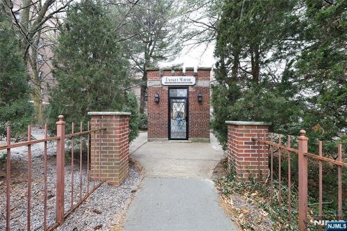 100 Palisade Ave, Bogota, NJ, 07603-1726 | Card Image