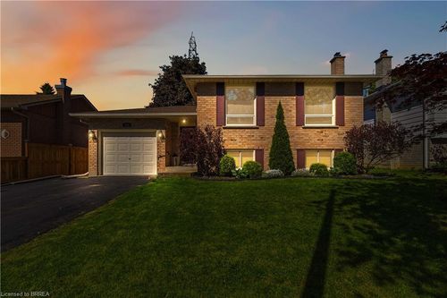 352 Brantwood Park Rd, Brantford, ON, N3P1L2 | Card Image
