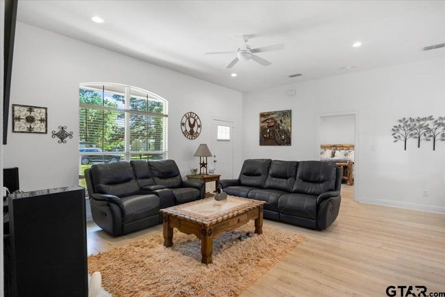 193 County Road 3524, House other with 3 bedrooms, 2 bathrooms and null parking in Bullard TX | Image 8