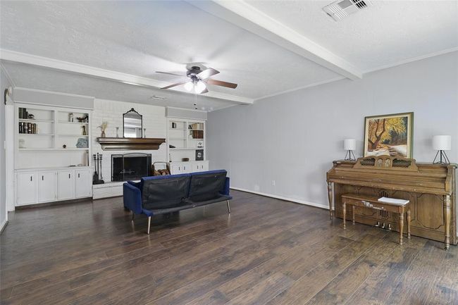 Family Room | Image 5