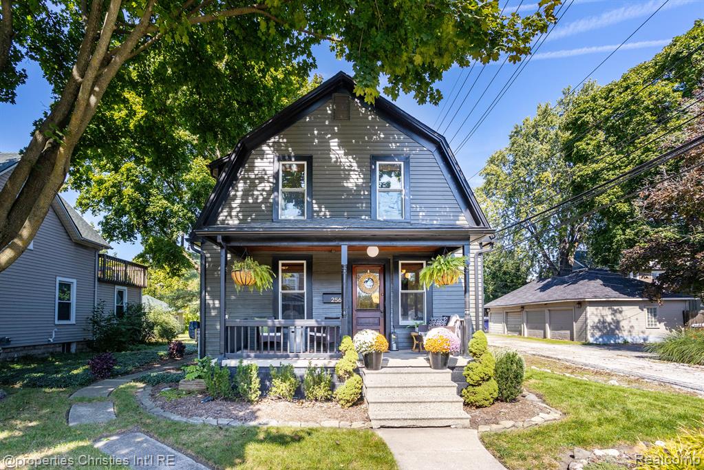 Farmer St, Plymouth, MI 48170