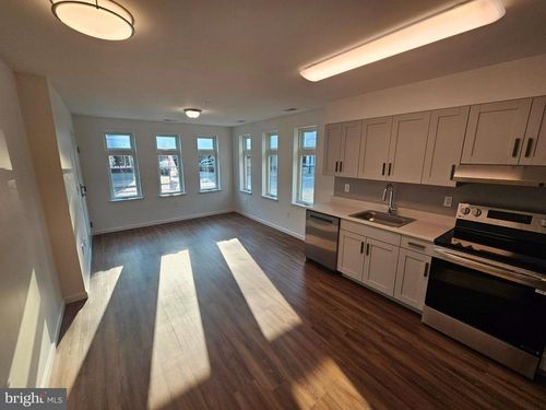 101-200 Hamilton Ave, Trenton, NJ, 08609-2706 | Card Image