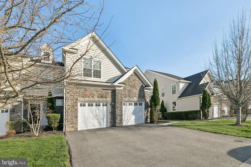 2133 Julia Dr, CONSHOHOCKEN, PA, 19428-2460 | Card Image