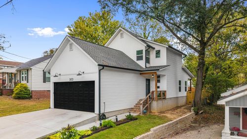 302 E North St, Benton, AR, 72015-3448 | Card Image