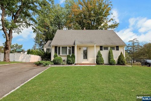 21 Dubel Rd, Wayne, NJ, 07470-2901 | Card Image