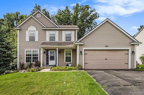 684 Glenlivet St, Howell, MI, 48843-9061 | Card Image