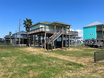 1968 Avenue I, House other with 3 bedrooms, 2 bathrooms and null parking in Crystal Beach TX | Image 3