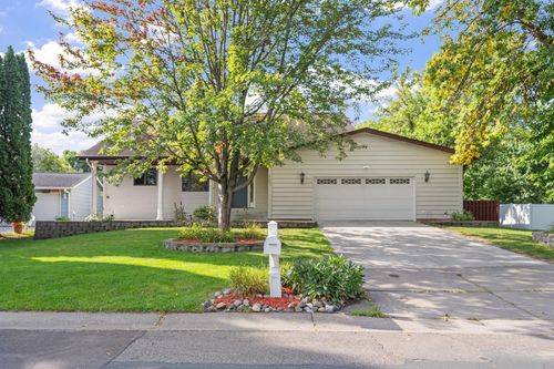 12083 Robin Rd, Maple Grove, MN, 55369-6066 | Card Image