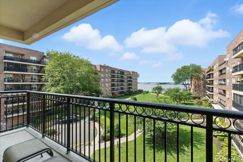 apt-4d-162 Powells Cove Blvd, Whitestone, NY, 11357-1434 | Card Image