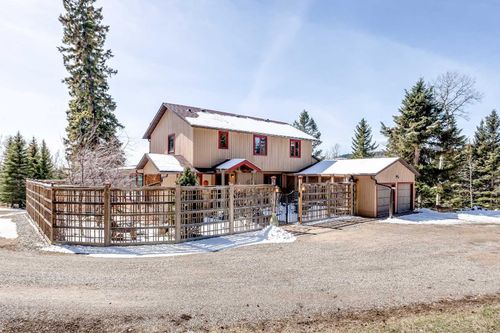 270240 Range Road 54, Home with 6 bedrooms, 2 bathrooms and 4 parking in Rural Rocky View County AB | Card Image