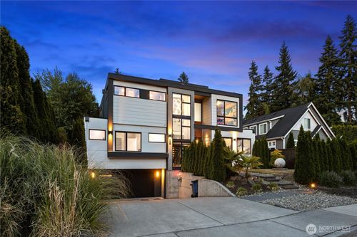 3108 92nd Ave Ne, Clyde Hill, WA, 98004-1748 | Card Image