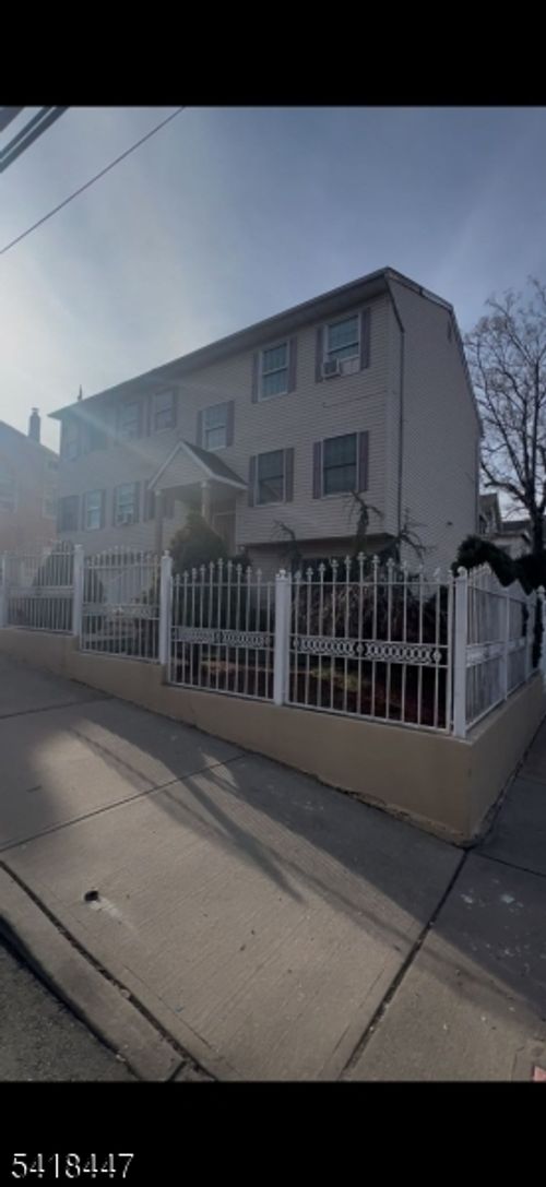 247 E 16th St, Paterson, NJ, 07524-2008 | Card Image