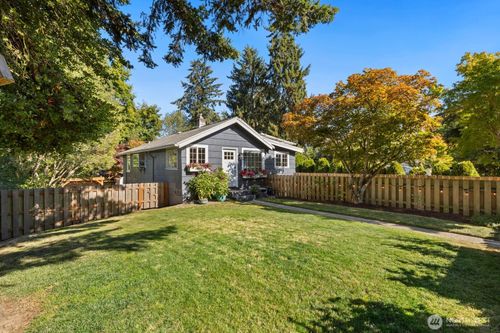 3226 48th Avenue Sw, Seattle, WA, 98116 | Card Image