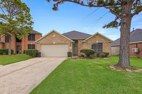 300 Spencer Lndg E, La Porte, TX, 77571-9155 | Card Image