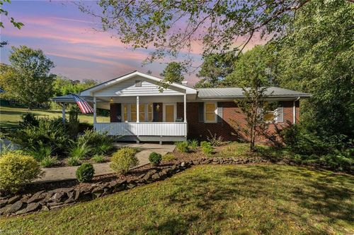 443 E Pritchard St, Asheboro, NC, 27203-4866 | Card Image