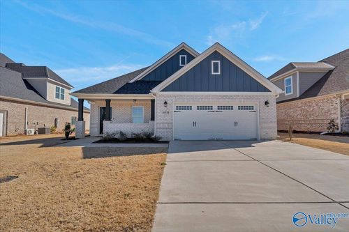 16930 Orleans Dr, Athens, AL, 35611-7597 | Card Image