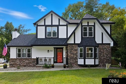 1701 Childs Rd E, Bellevue, NE, 68005-4421 | Card Image