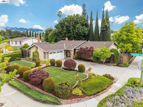 2616 Peartree Ln, San Jose, CA, 95121-1015 | Card Image