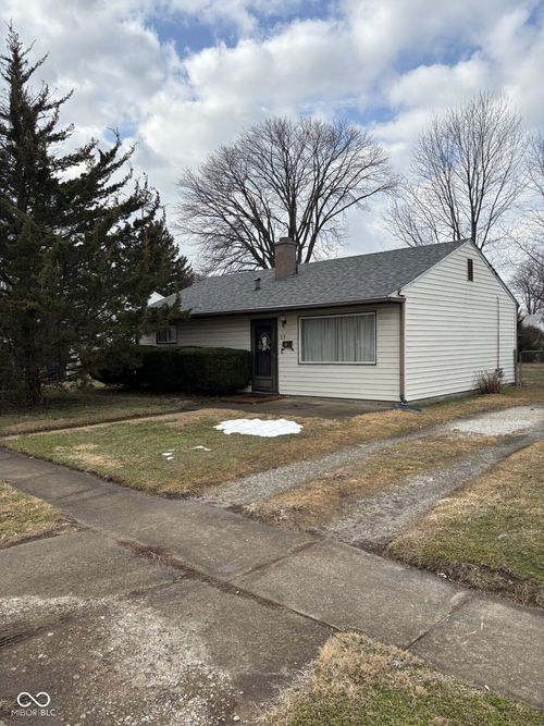 319 Roosevelt Dr, Shelbyville, IN, 46176-2221 | Card Image