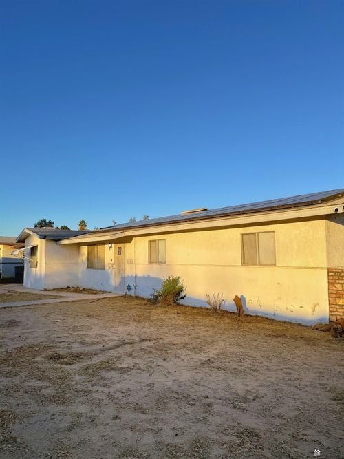 3021 S Palmaire Ave, Yuma, AZ, 85364-8239 | Card Image