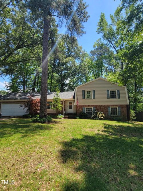 268 Waxhaw Dr, Fayetteville, NC, 28314-8628 | Card Image