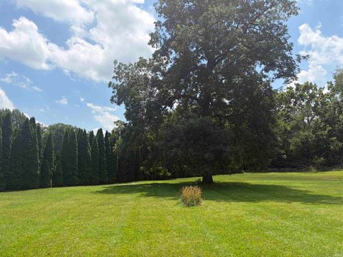 335 Tioga Rd, Monticello, IN, 47960-4654 | Card Image