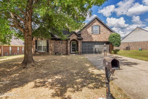 109 Oakleigh Dr, Batesville, MS, 38606-8781 | Card Image