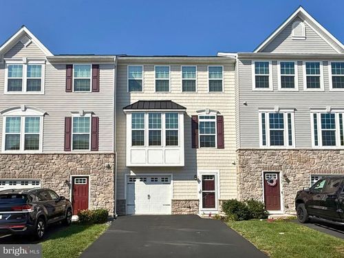 327 Pin Oak Ln, PERKASIE, PA, 18944-1259 | Card Image