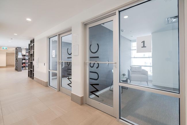 Entryway with recessed lighting, visible vents, baseboards, and light tile patterned flooring | Image 19