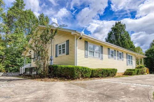 3851 Katelyns Ln, Sevierville, TN, 37876-6131 | Card Image