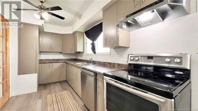 1235 Vanier Blvd, House other with 5 bedrooms, 2 bathrooms and null parking in Bathurst NB | Image 11