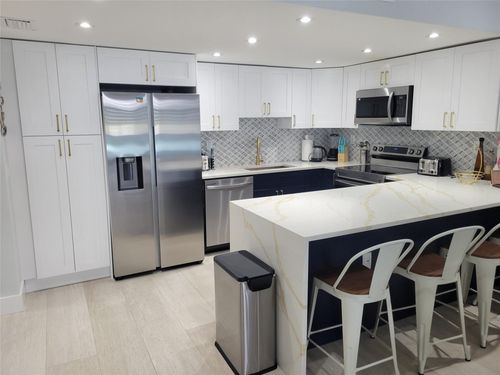 216-19390 Collins Ave, Sunny Isles Beach, FL, 33160-2200 | Card Image