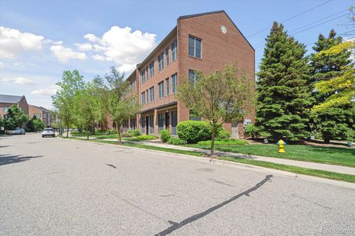 537 Lewis St, Birmingham, MI, 48009-6563 | Card Image