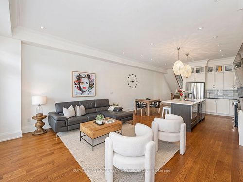 22 Portland St, Etobicoke, ON, M8Y1A5 | Card Image