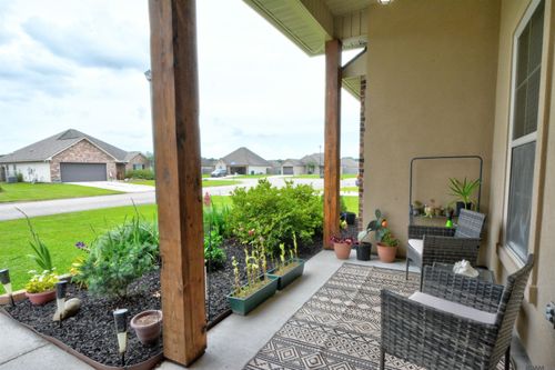 26594 Old Barnwood Dr, Denham Springs, LA, 70726 | Card Image
