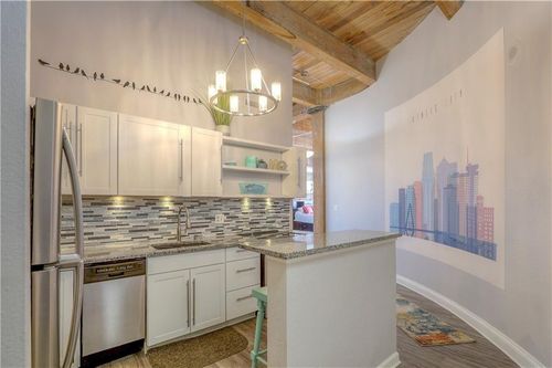apt-420-308 W 8th St, Kansas City, MO, 64105-1549 | Card Image