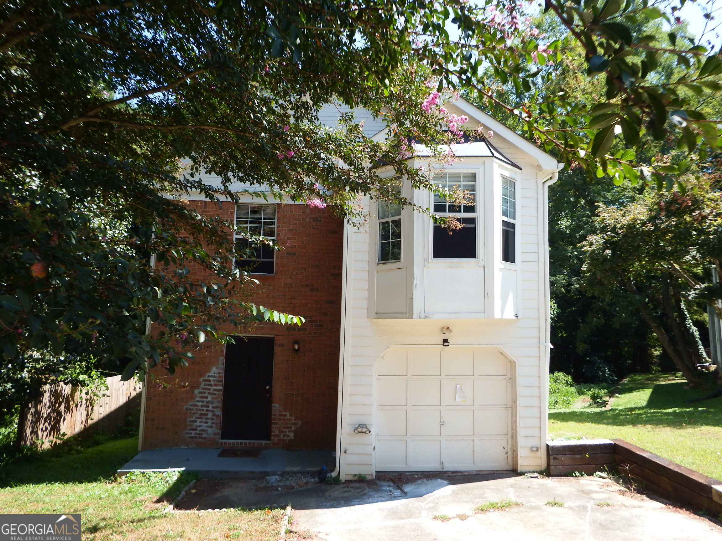 Saxony Ct, Stone Mountain, GA 30083